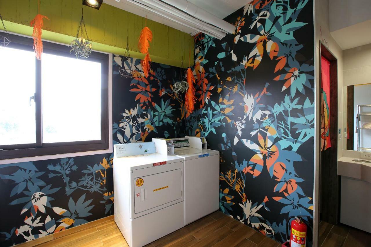 Loosha Hostel Taichung Exterior foto